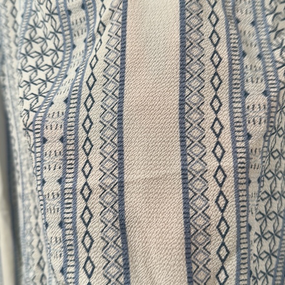 New directions women’s shirt size Medium - Picture 8 of 8